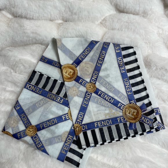 🪙FENDI COTTON SQUARE - Picture 2 of 2